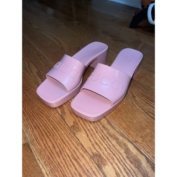 Gucci Women’s Rubber Sandal Wolf Rose - Platform Block Heel Mule - Gucci Slide - Picture 3 of 5